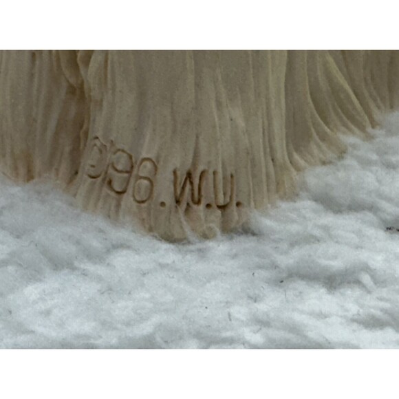 Sandicast Blonde Maltese Dog Glass Eyes Miniature Figurine Signed W.U. 98 VTG - Picture 13 of 15